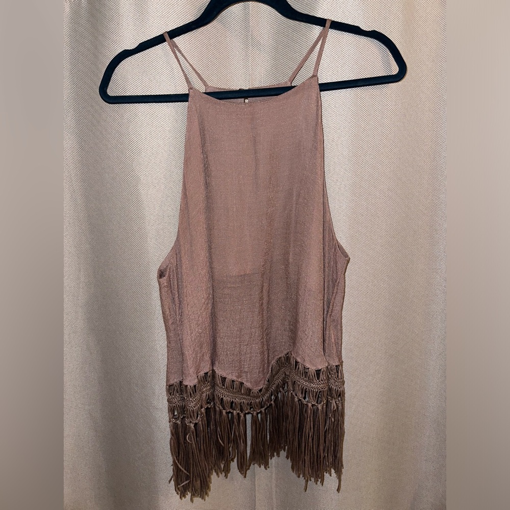 Medium fringed tank